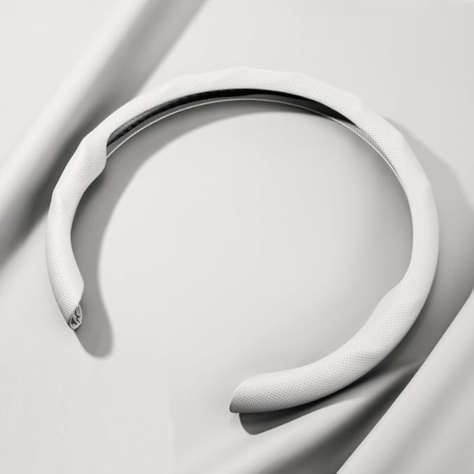 Universal Steering Wheel Cover, D-Type O-Type Design, All Season Car Accessory (White)