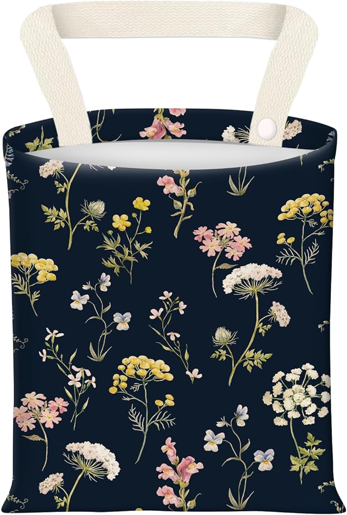 BEAKND Hanging Car Garbage Bag, Cute Car Trash Can Bag, Automotive Accessories for Women Men Cute Black White Floral