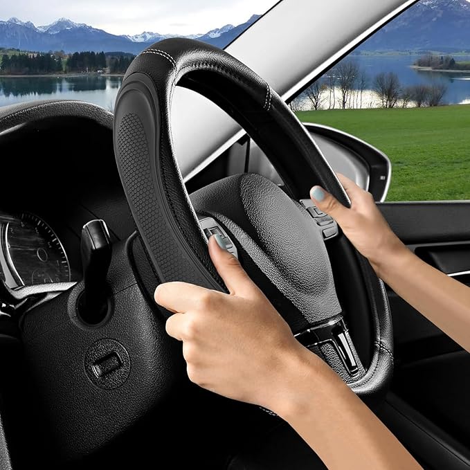 Black Film Splicing Leather Steering Wheel Cover, Microfiber Leather, Anti-Slip, Breathable, Universal Fit for 14.5–15 in Steering Wheel Cover for Men Women